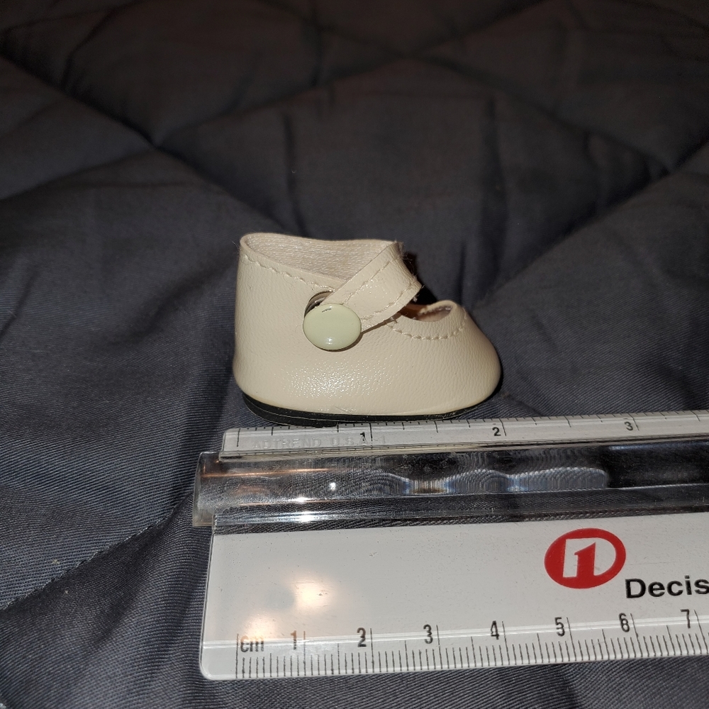 New 2 Inch x 1 Inch Snap Doll Shoes - Picture 2 of 3